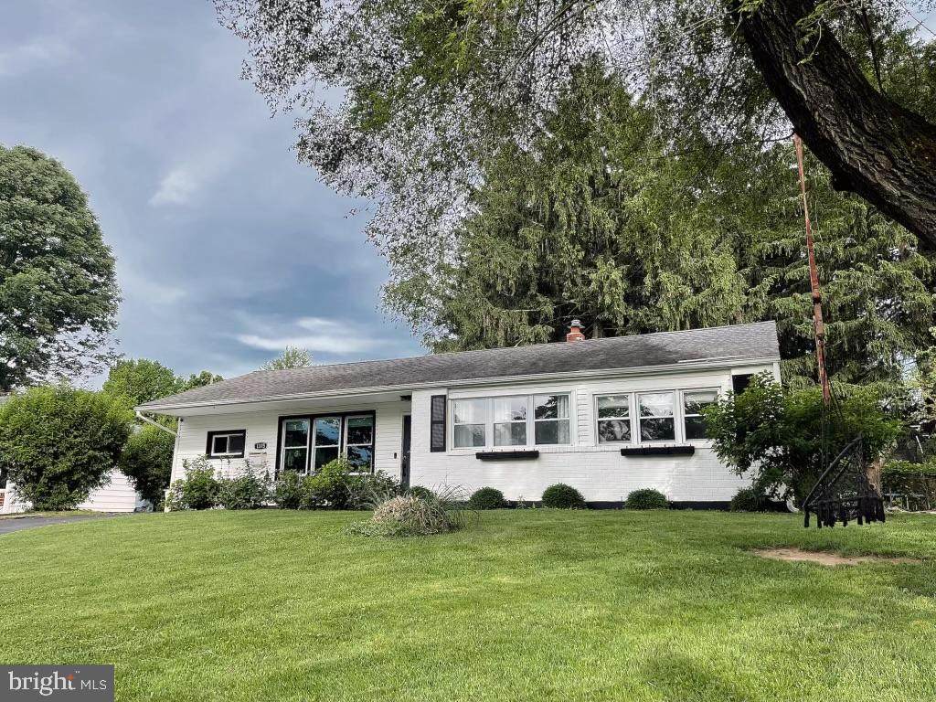 1315 Pine Street - Photo 1
