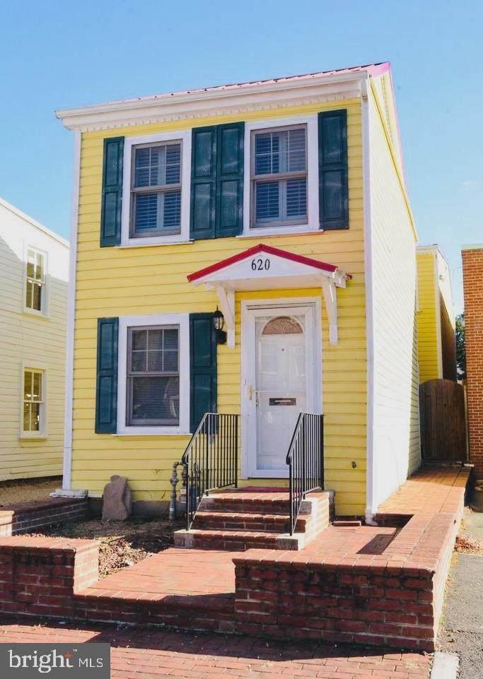 620 Washington Street - Photo 1