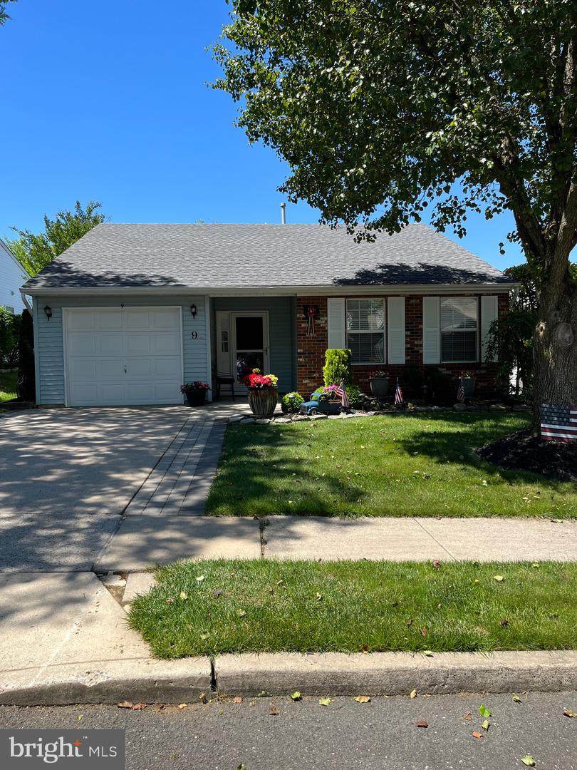 9 Deep Hollow Ln N - Photo 1