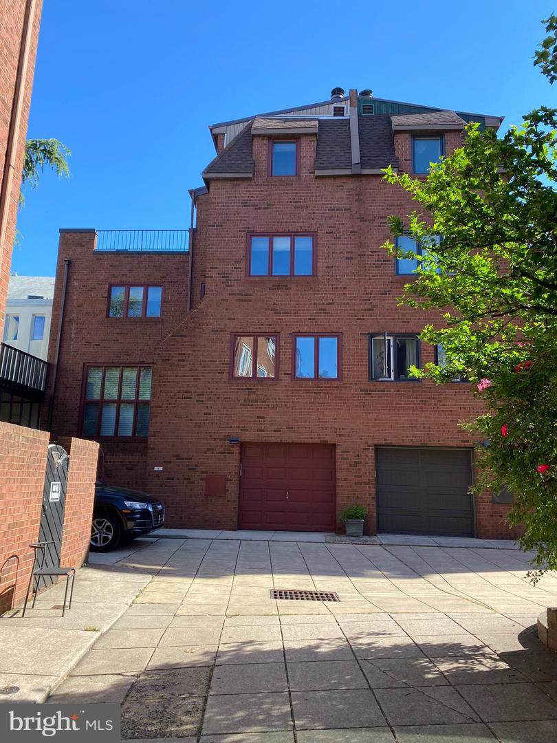 127 Catharine Street - Photo 1
