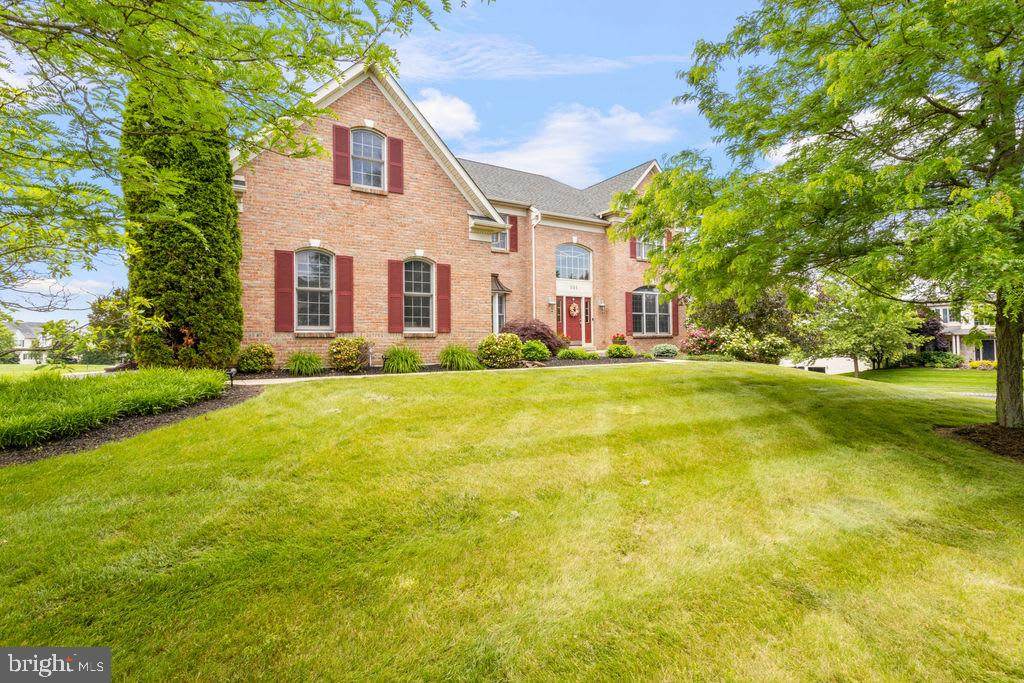 551 Hawthorne Lane - Photo 1