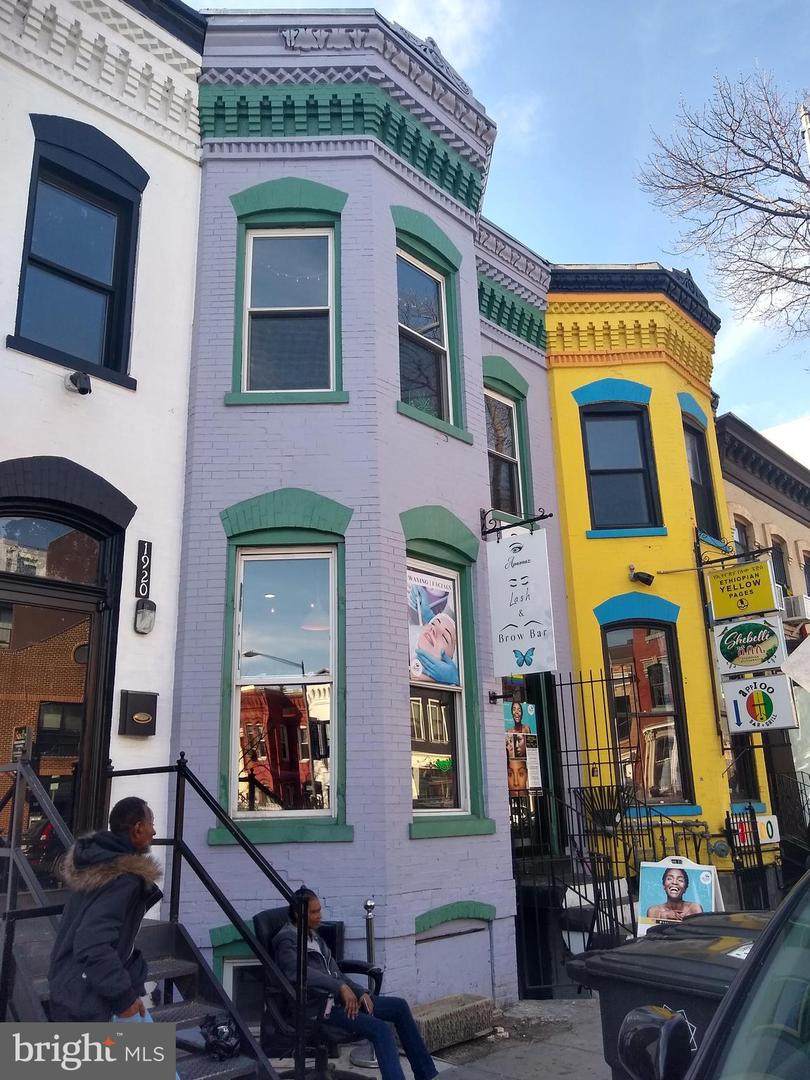 1922 9TH Street - Photo 1