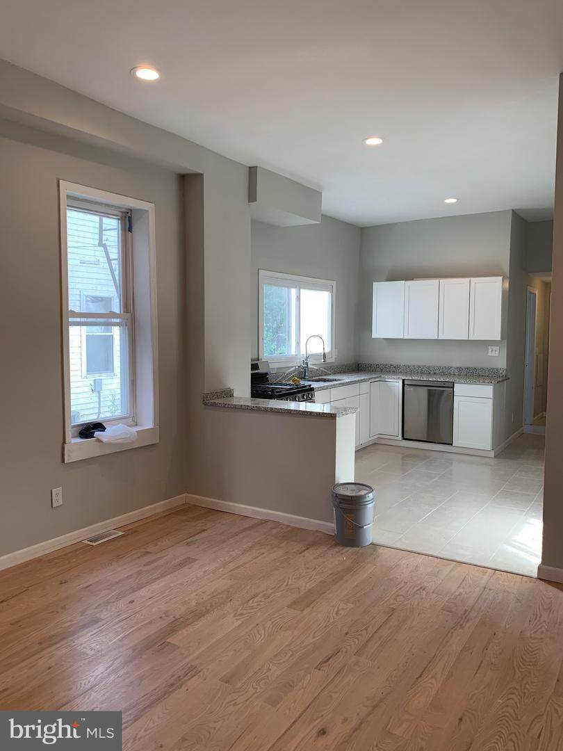 218 Hamilton Avenue - Photo 1
