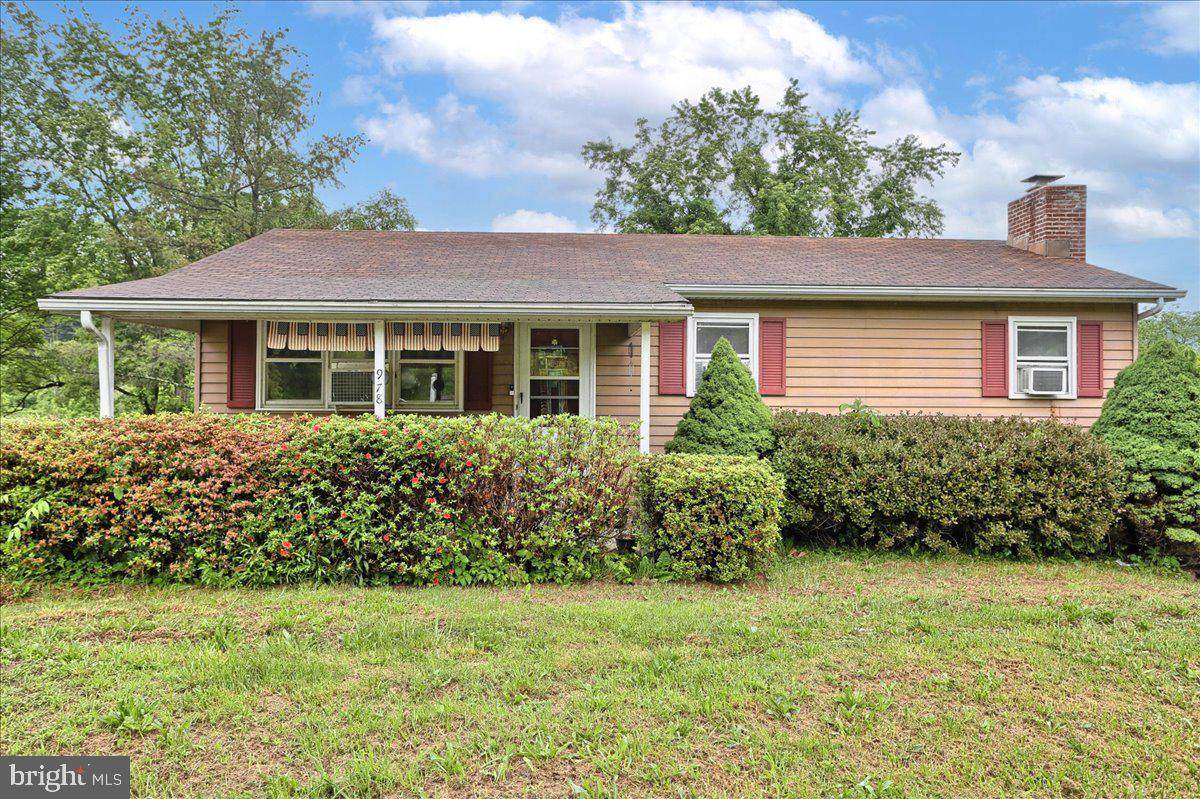 978 Paradise Road - Photo 1