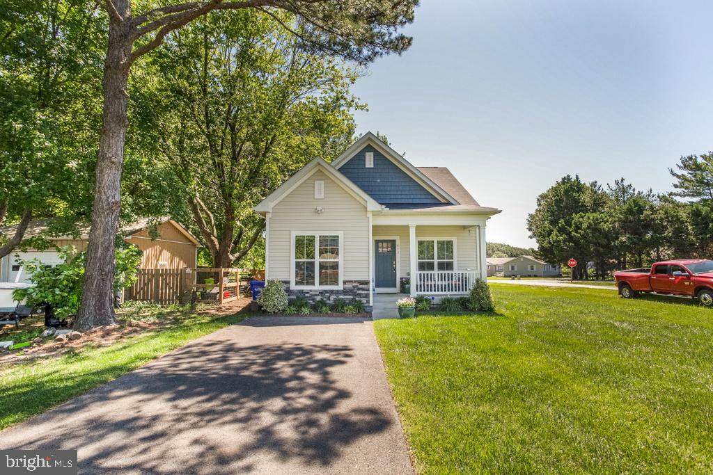 611 Elm Street - Photo 1