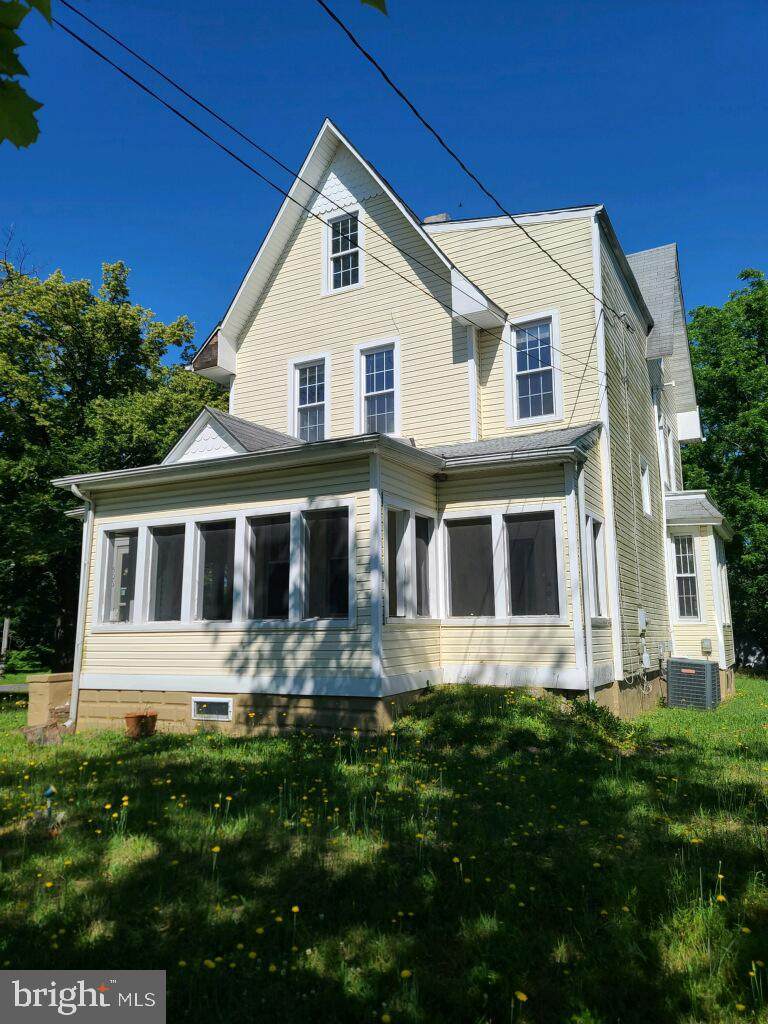 506 Linden Avenue - Photo 1