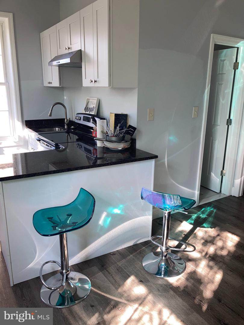 320 9TH Street - Photo 1