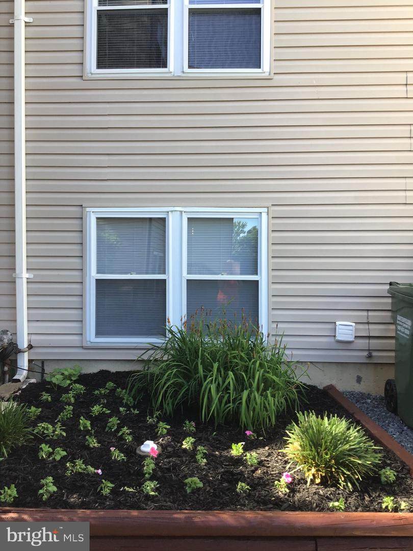 1858 Simons Court - Photo 1