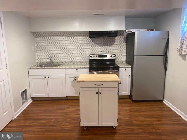 2421 Ramblewood Drive - Photo 1