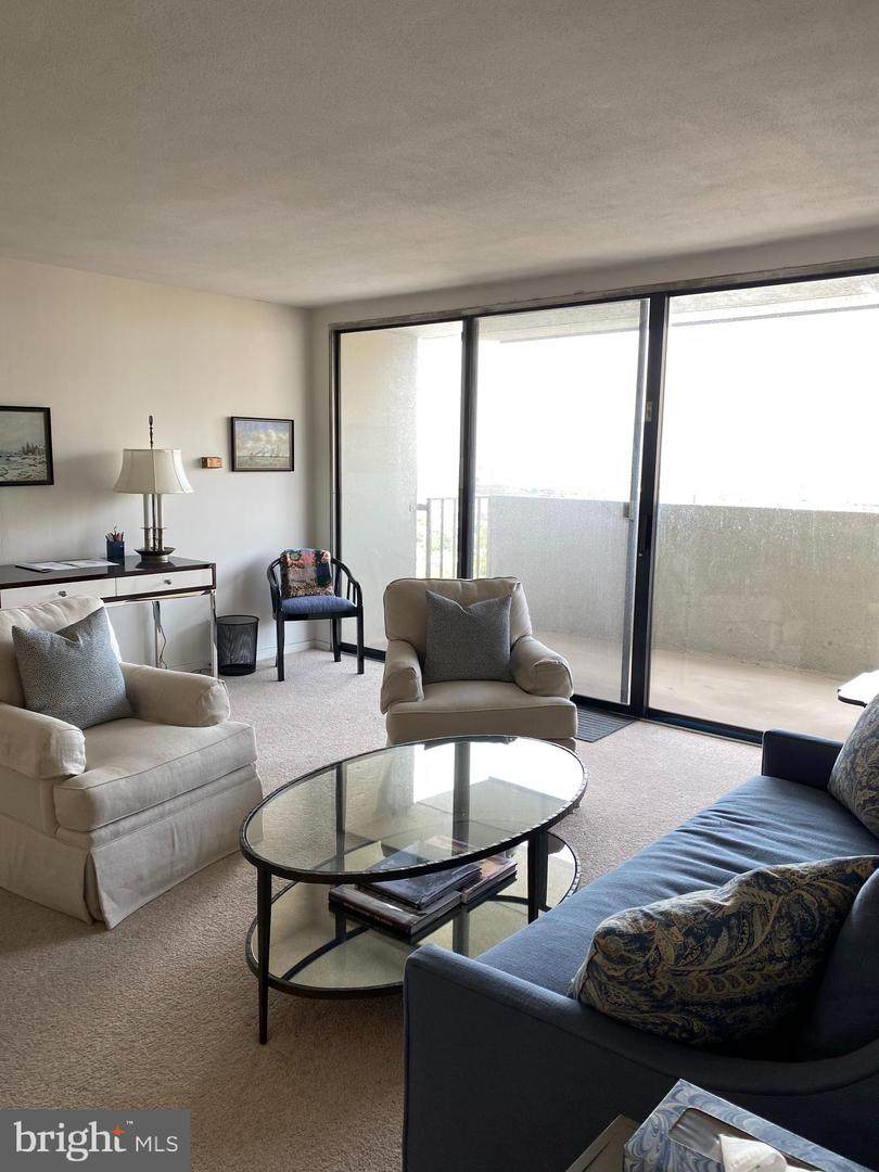 224 Rittenhouse Square - Photo 1