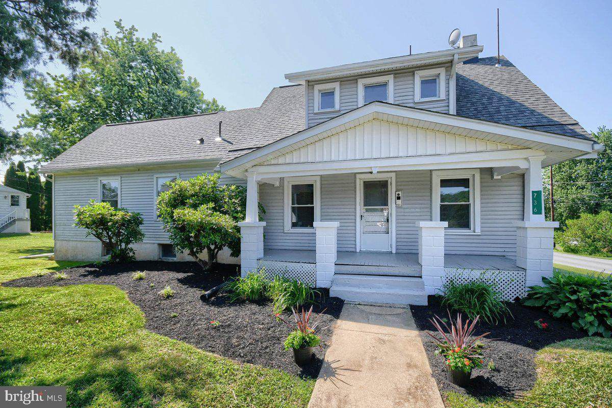 736 2ND Avenue - Photo 1