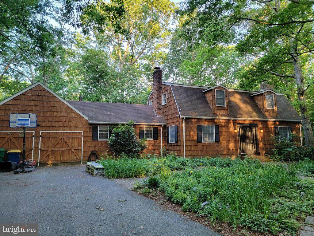 907 Pecan Avenue - Photo 1