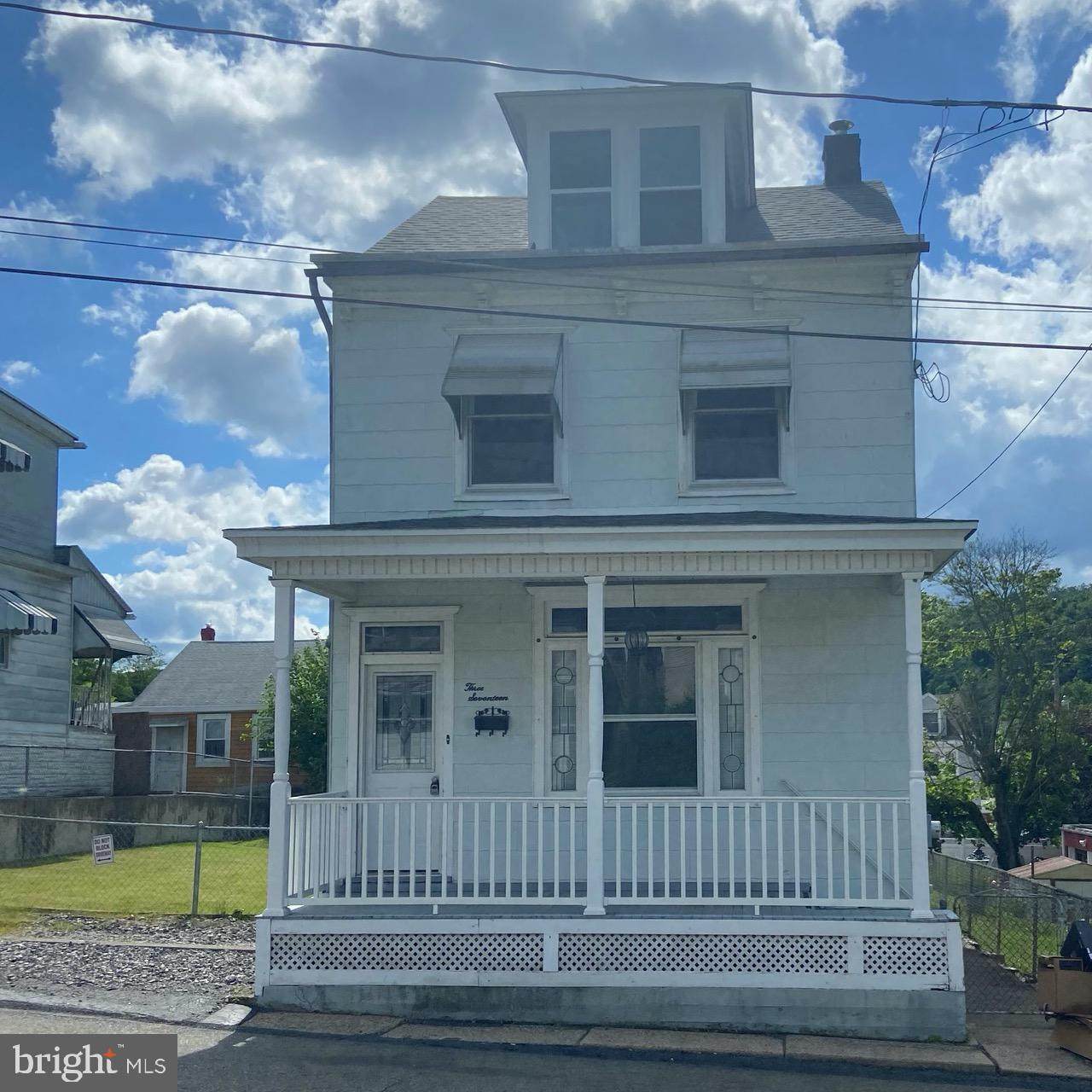 317 Cherry Street - Photo 1