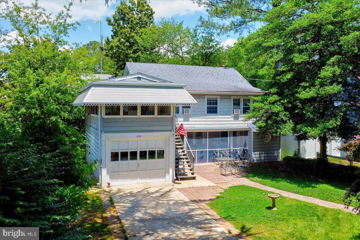209 New Castle Street - Photo 1