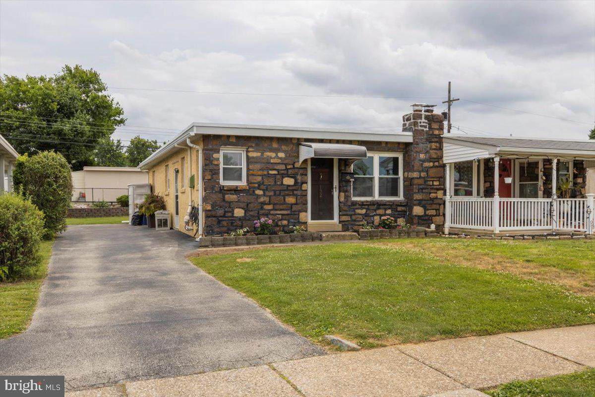 1323 Hillcrest Road - Photo 1