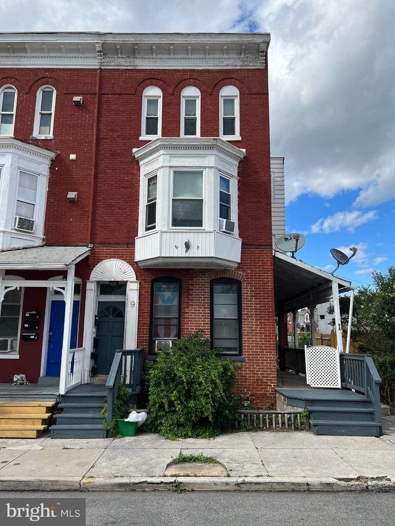 9 Carlisle Avenue - Photo 1