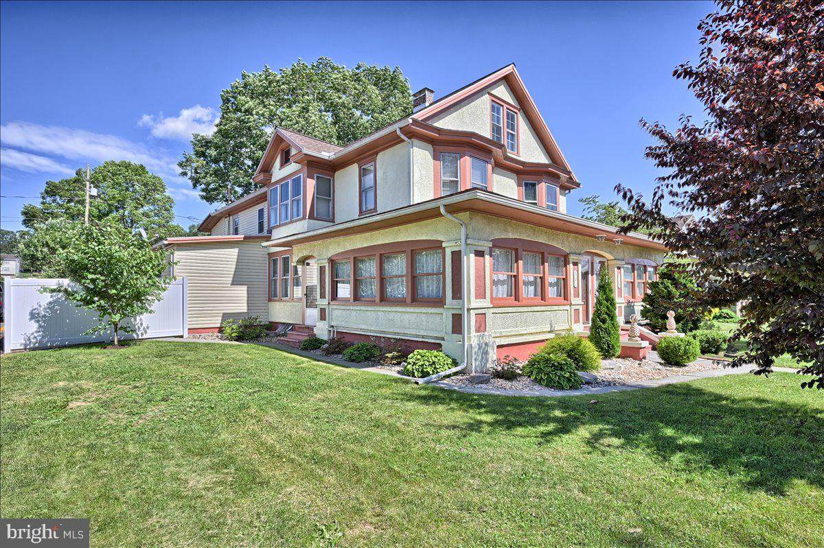 321 2ND Street - Photo 1