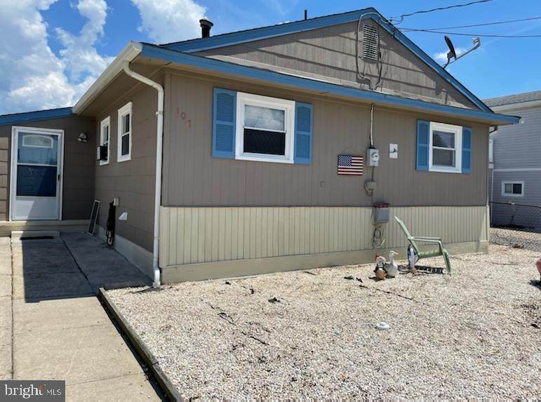 107 Delaware Drive - Photo 1