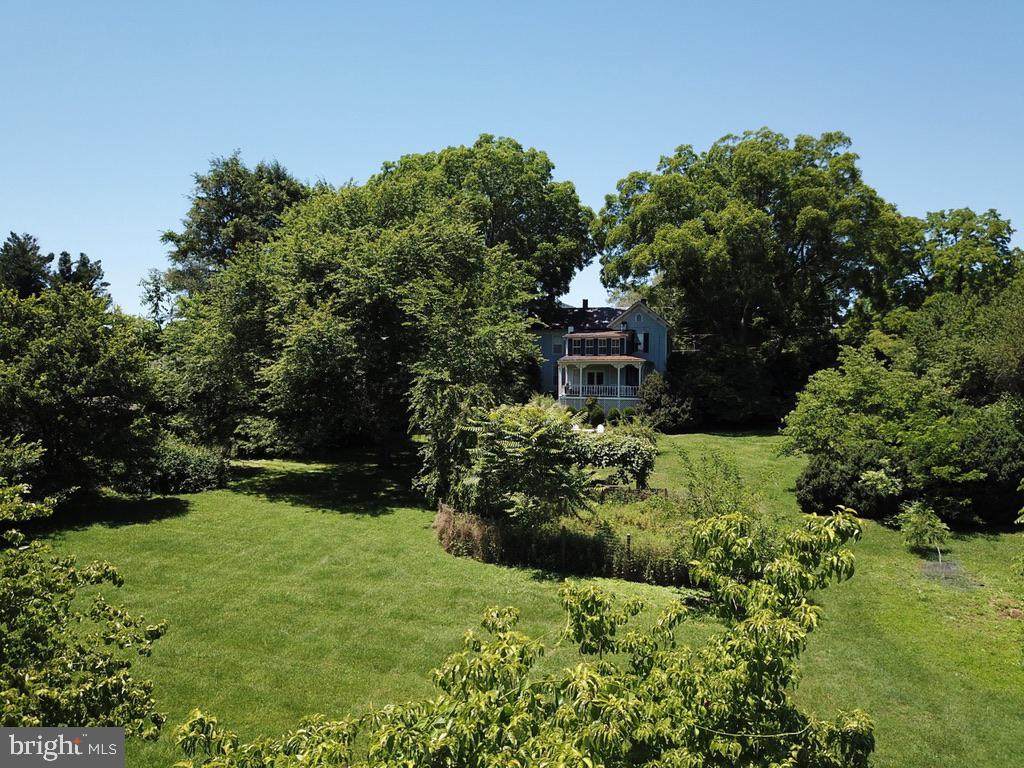 558 Gay Street - Photo 1