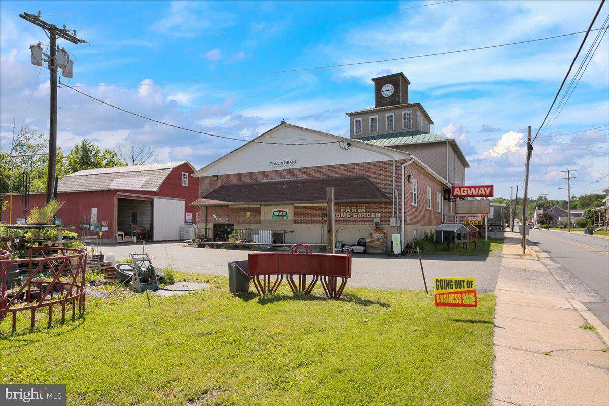 124 Chestnut Street - Photo 1