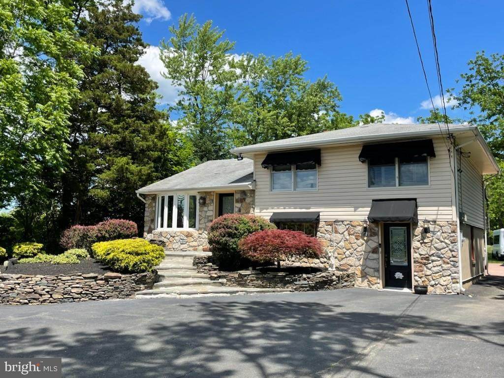 2416 Pennington - Photo 1