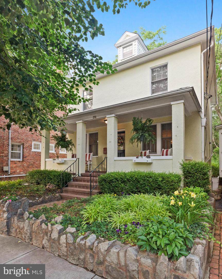 216 Prince George Street - Photo 1