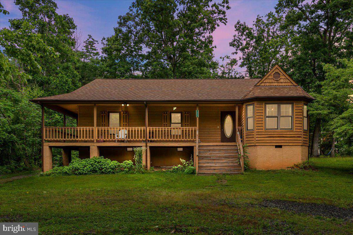 1226 Lakeview Parkway - Photo 1
