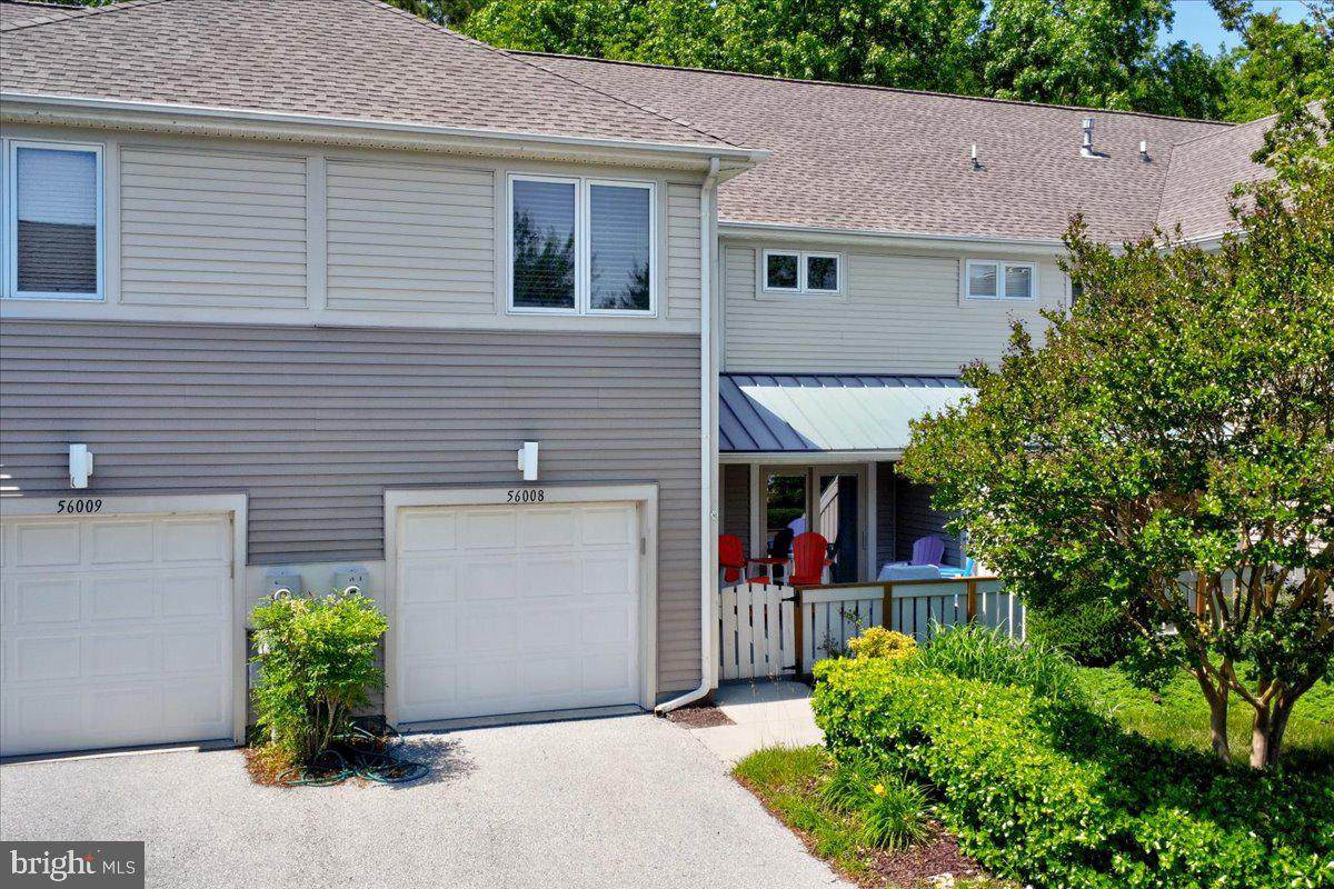 33382 Pine Shore Boulevard - Photo 1