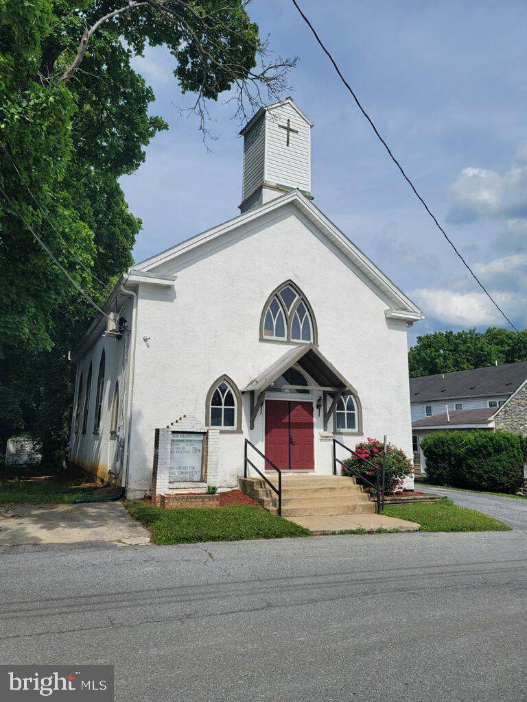305 Charles Street - Photo 1