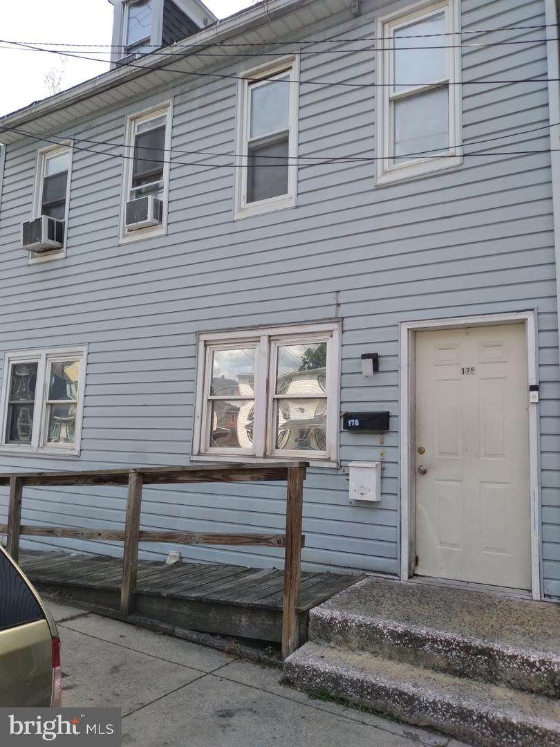 178-180 5TH Street - Photo 1