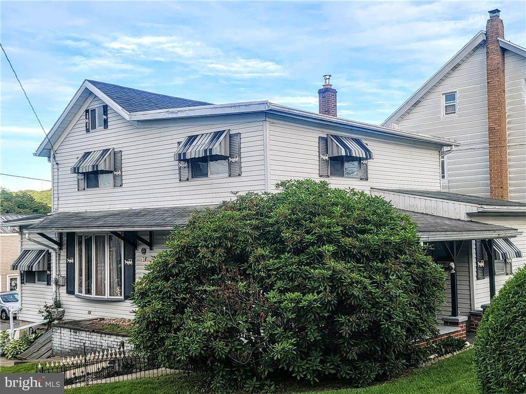 268 1ST Street - Photo 1