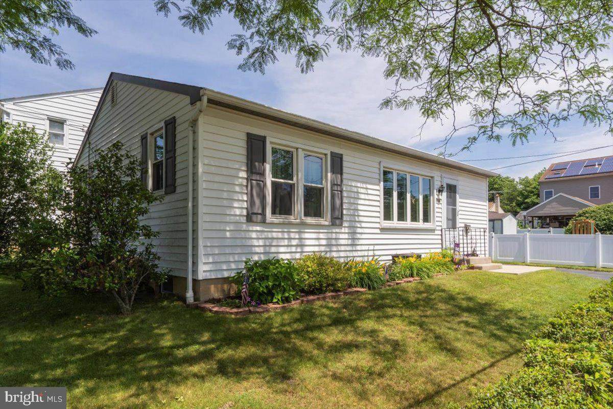 2935 Lincoln Avenue - Photo 1