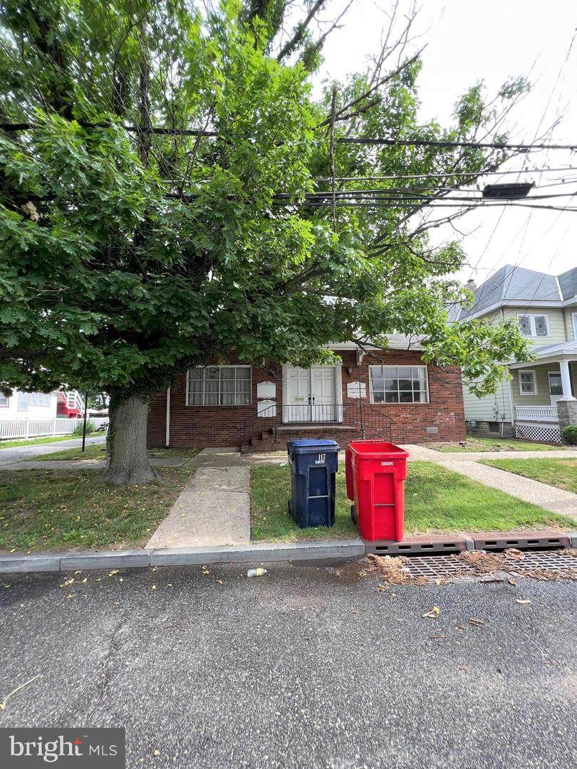 117-119 Broad Street - Photo 1