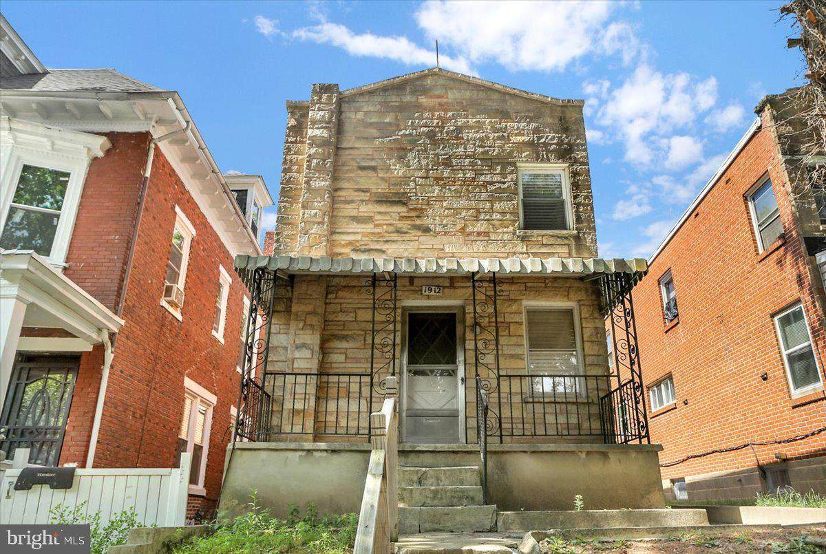 1912 Holly Street - Photo 1