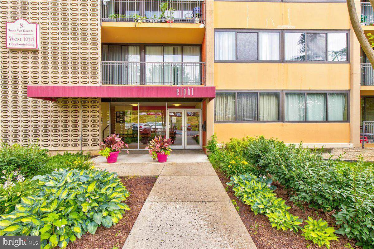 8 Van Dorn Street - Photo 1
