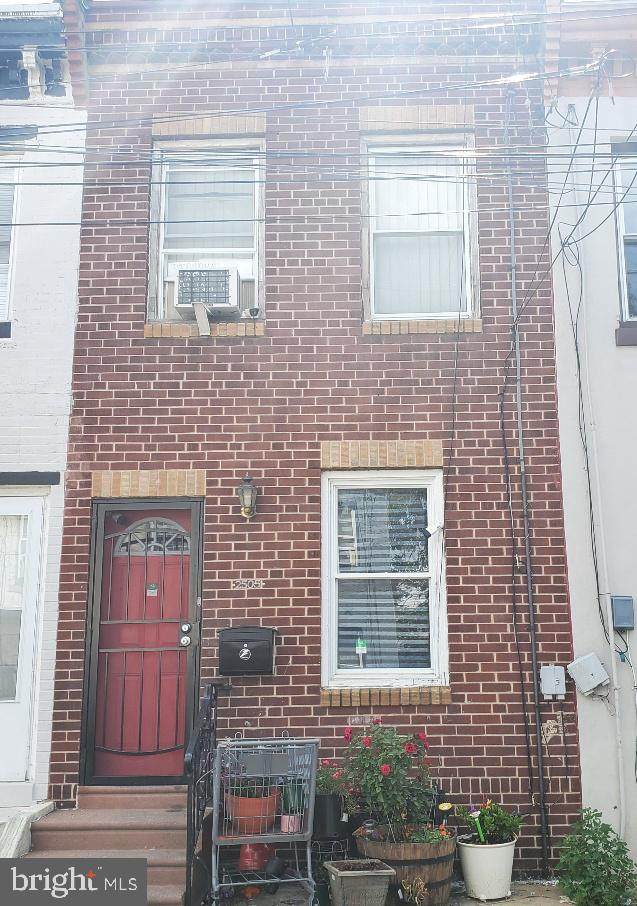 2505 Lee Street - Photo 1