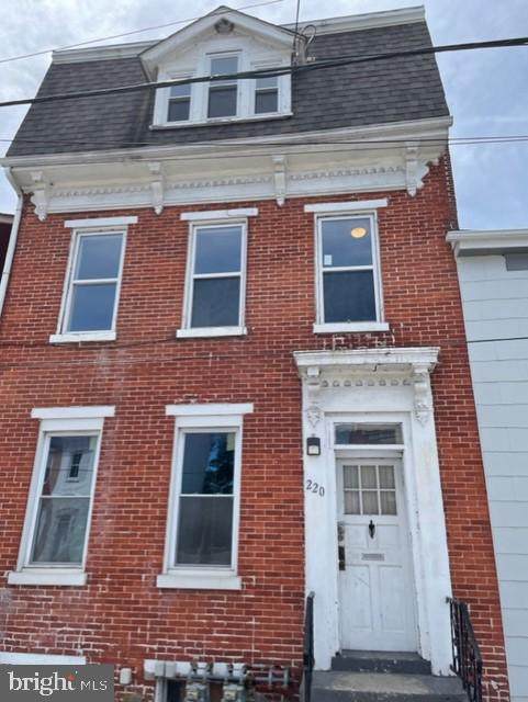 220 College Avenue - Photo 1