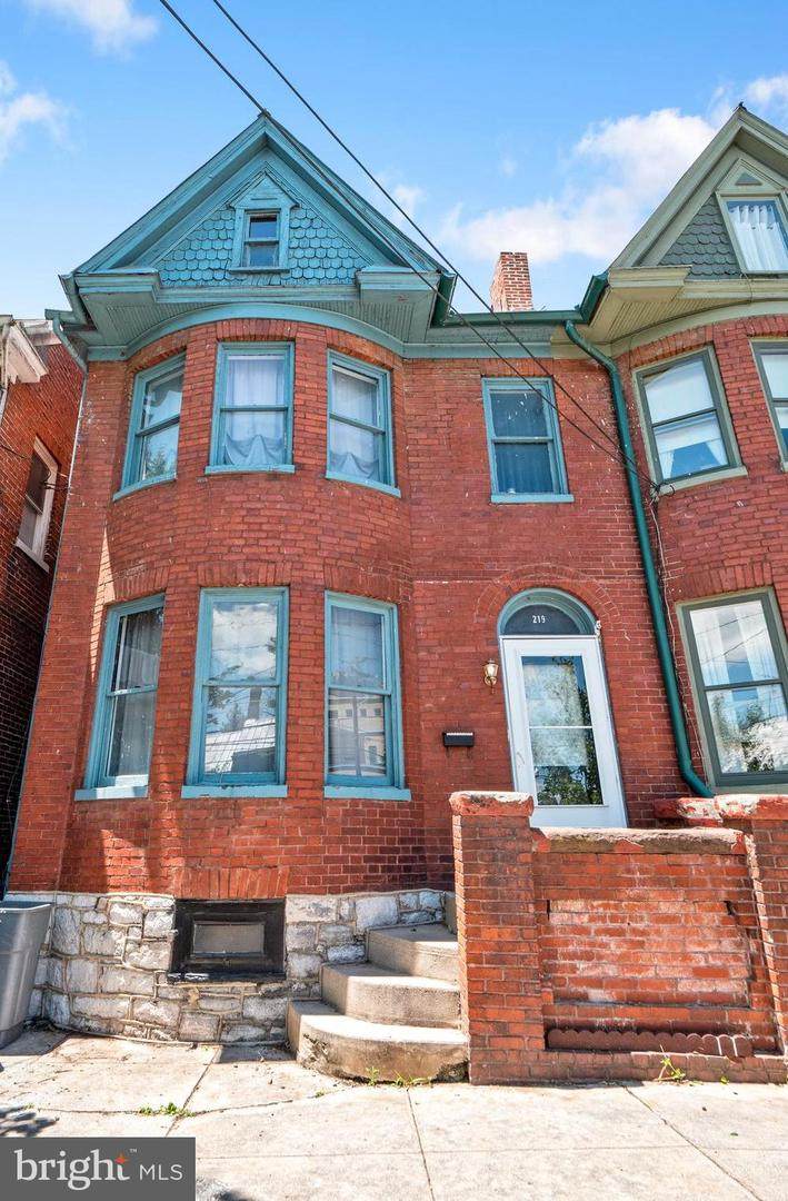 219 Maple Avenue - Photo 1