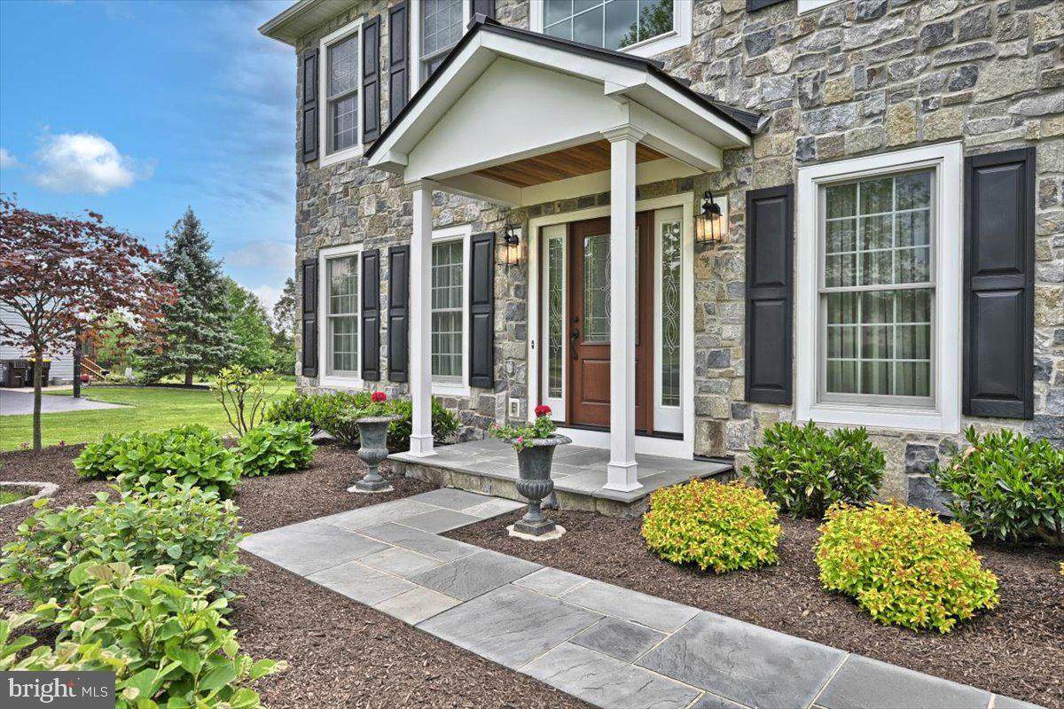 114 Fairway Drive - Photo 1