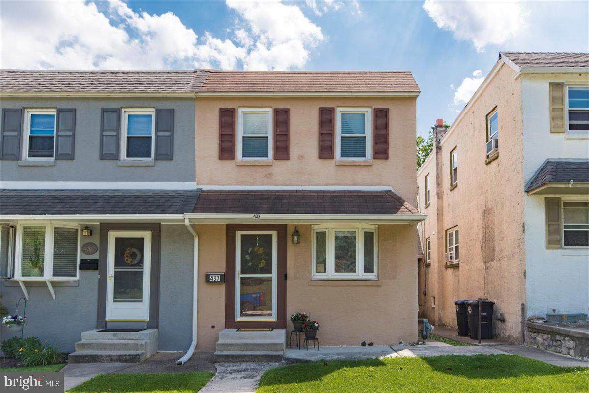 437 12TH Avenue - Photo 1