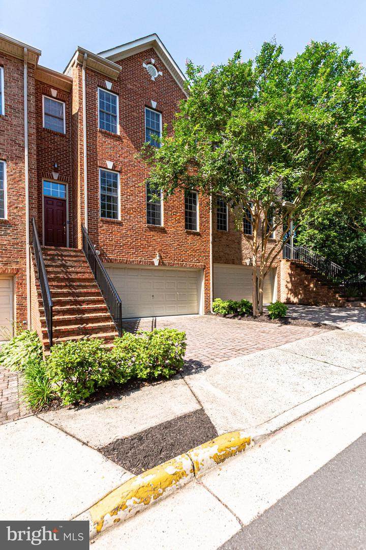 3032 Fallswood Glen Court - Photo 1