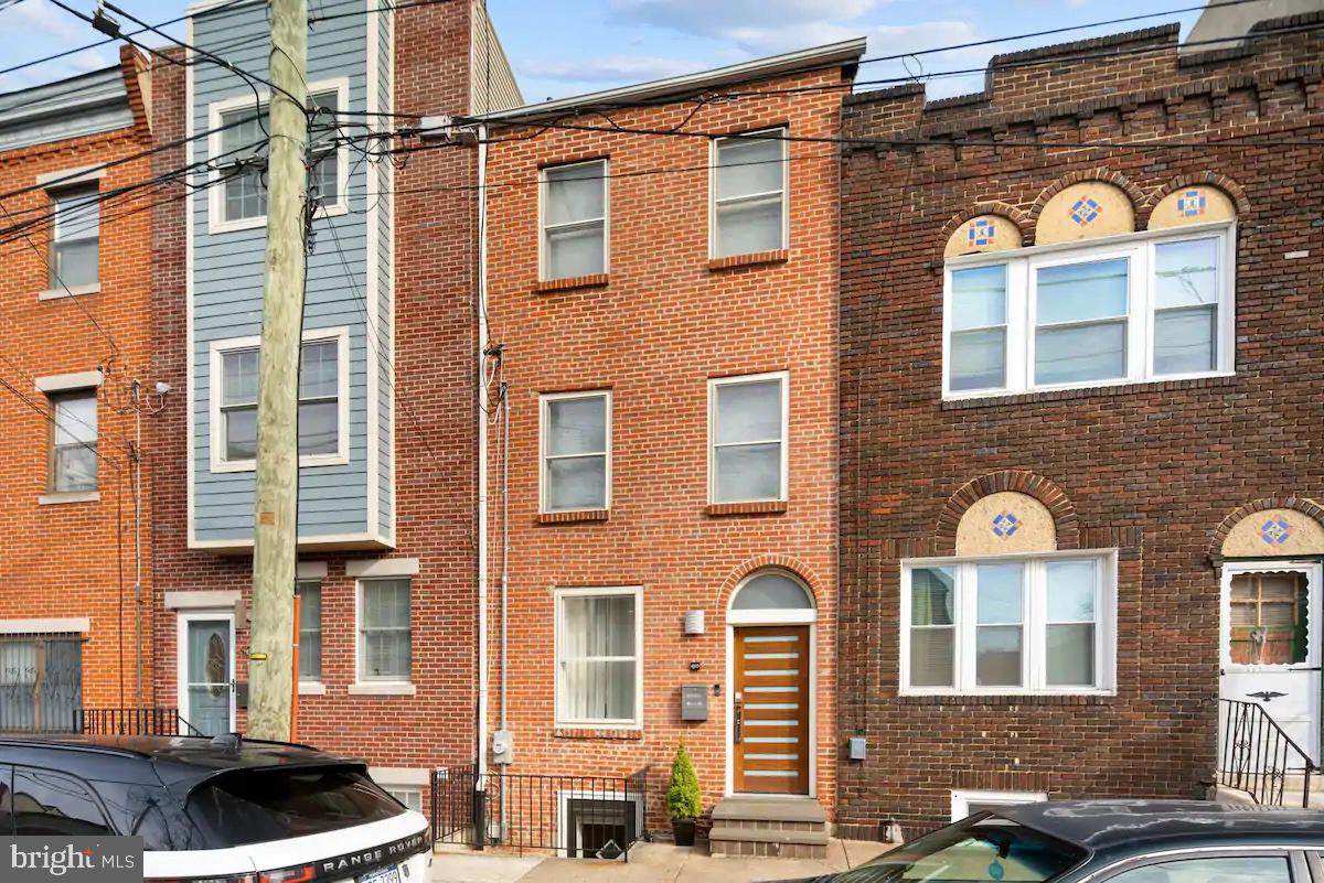 611 11TH Street - Photo 1