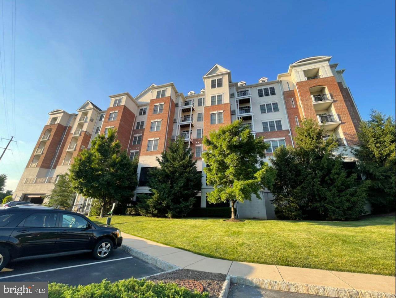 300 Elm Street - Photo 1