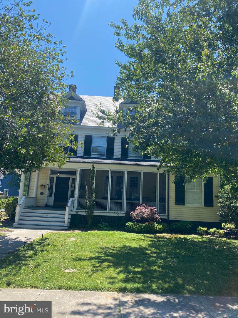 310 Oakley Street - Photo 1