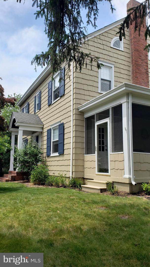 27 Lake Avenue - Photo 1