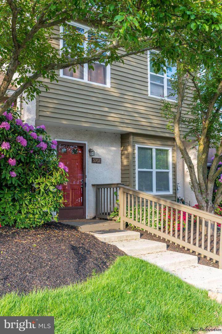 5302 Lister Court - Photo 1
