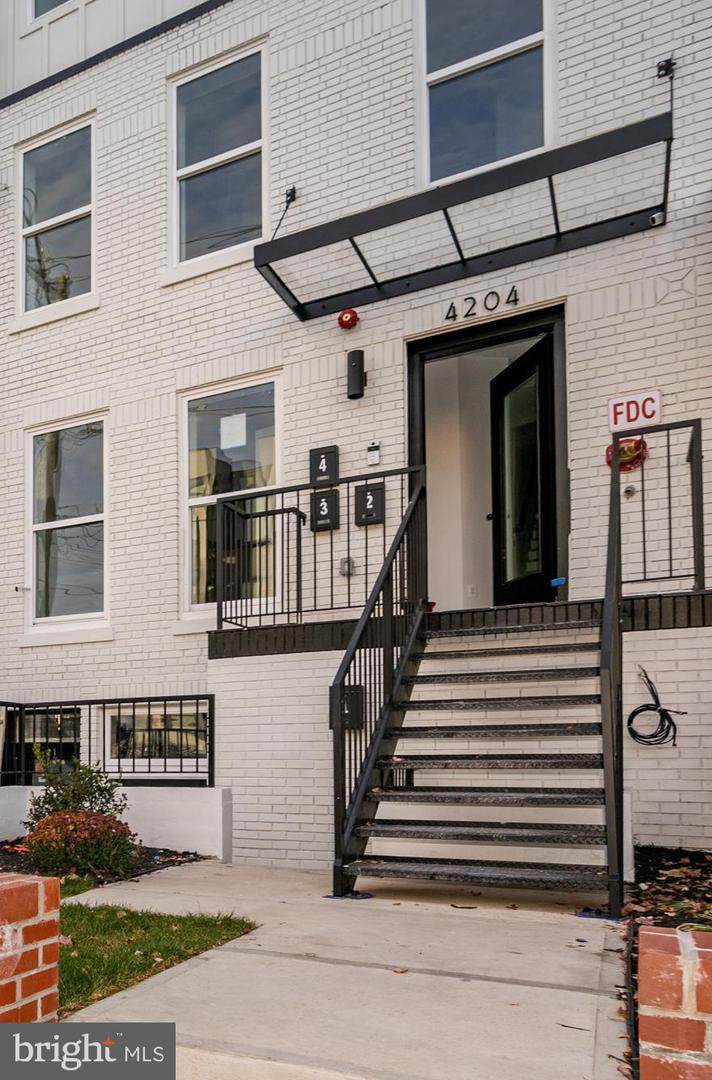 4204 8TH Street - Photo 1