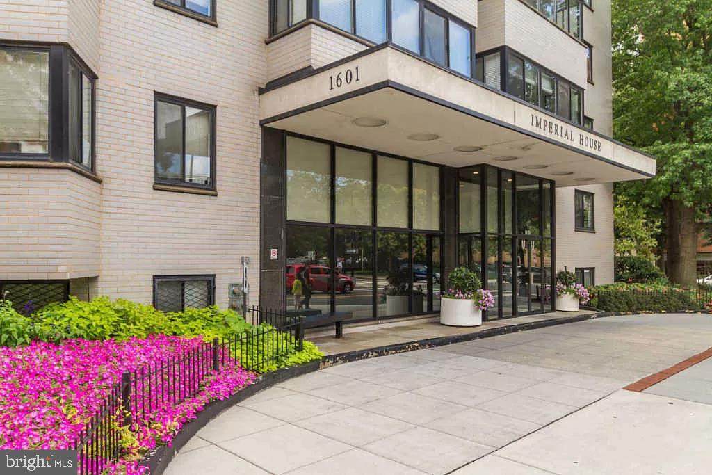 1601 18TH Street - Photo 1