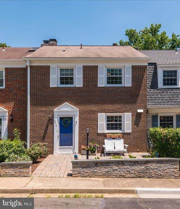 6016 Hardwick Place - Photo 1