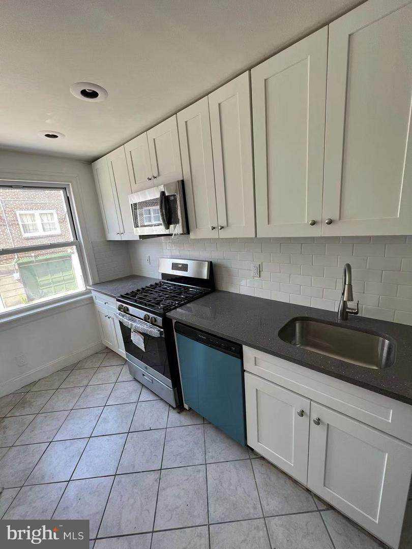 2910 Passmore Street - Photo 1